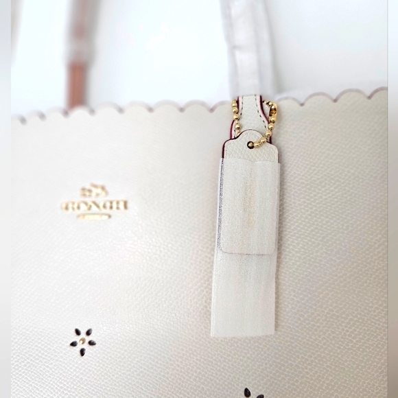 Coach NWT Chalk Color Applique Tote - Picture 6 of 11